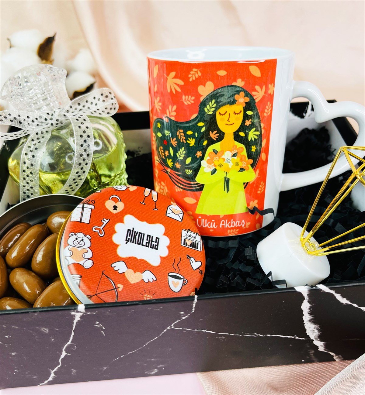 Kişye Özel İlkbahar Kızı Tasarımlı Hediye SetigiftmodaGmhs101593