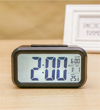Işıklı ve Termometreli Dijital Masa Saati