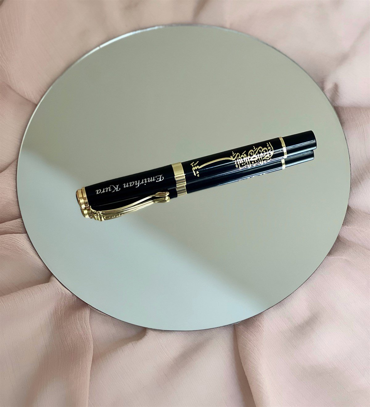  Kişiye Özel Özel Ahşap Kutulu Kabartmalı Altın Yaldızlı Roller Kalem SiyahGiftmodaGmkm100006