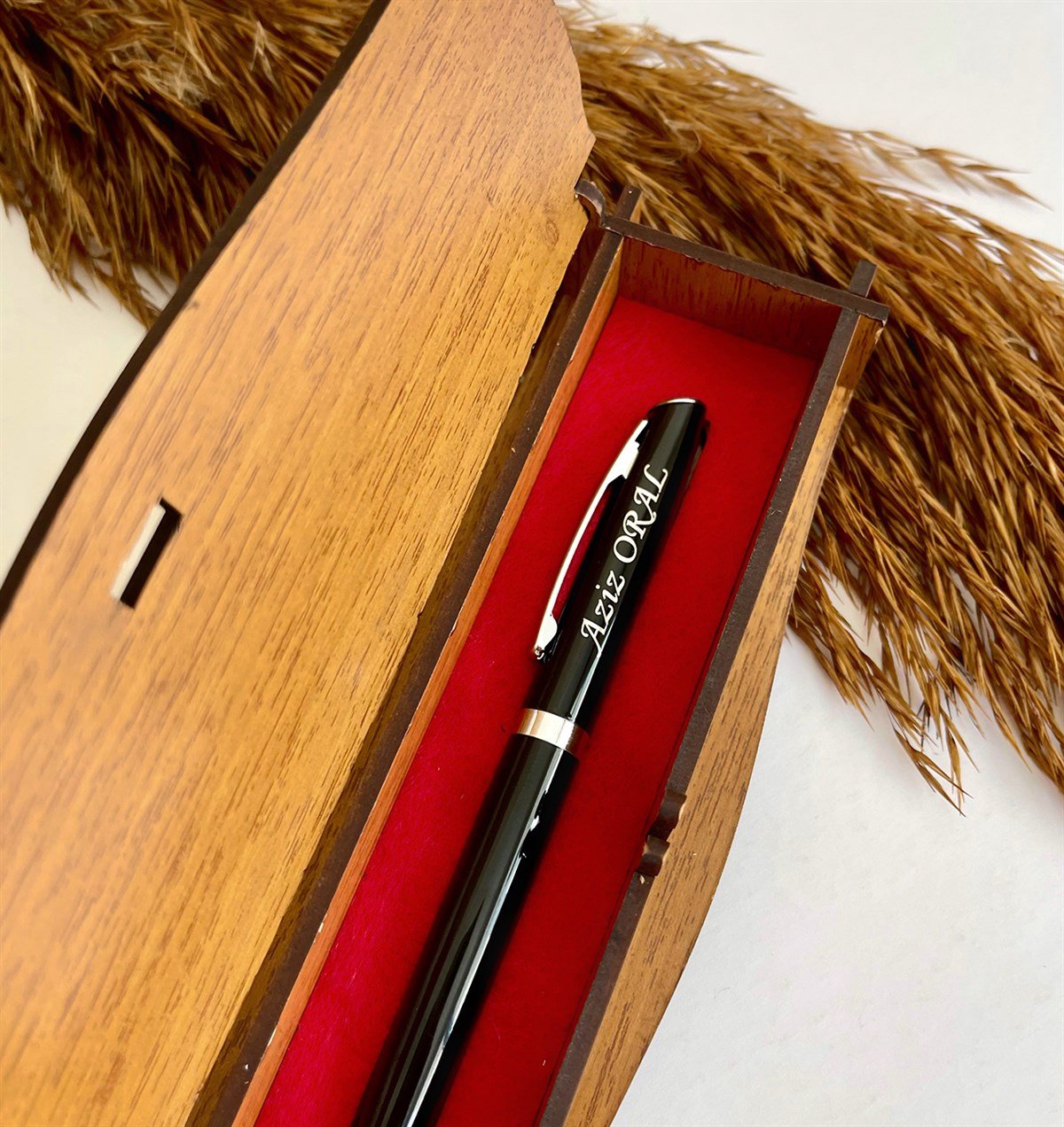 Kişiye Özel Ahşap Kutusunda Roller Tükenmez KalemGiftmodaGmkm100012