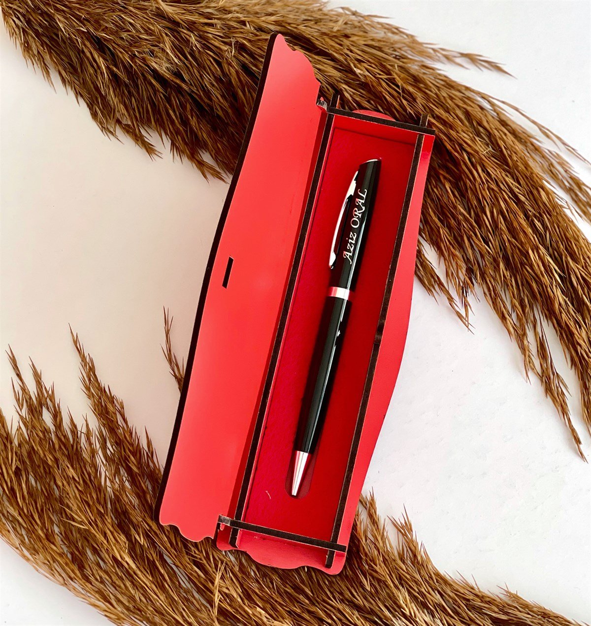 Kişiye Özel Ahşap Kutusunda Roller Tükenmez KalemGiftmodaGmkm100012