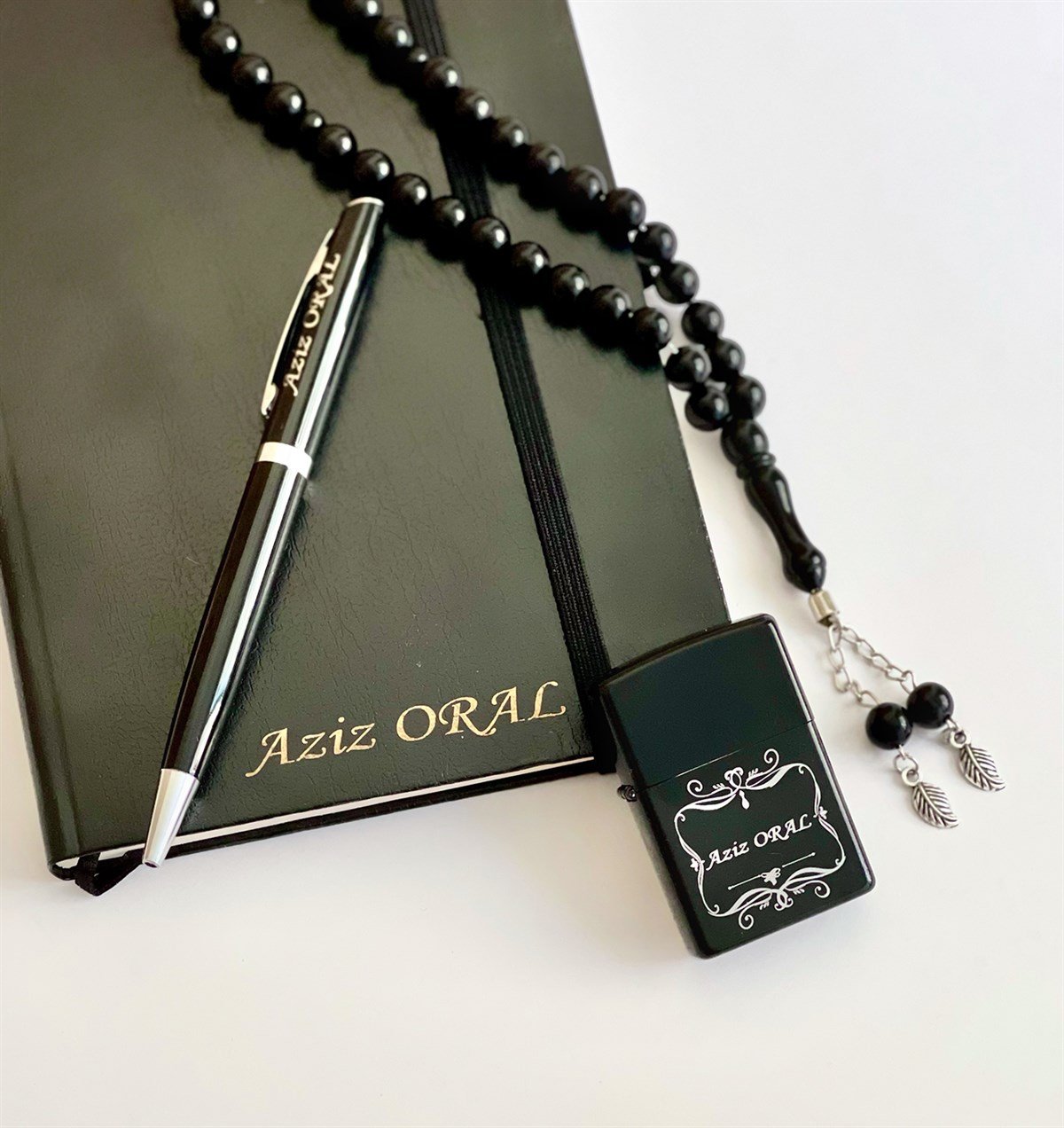 Kişiye Özel Siyah Deri Defter Benzinli Çakmak Siyah Tesbih ve Roller Tükenmez KalemGiftmodaGmhs101094
