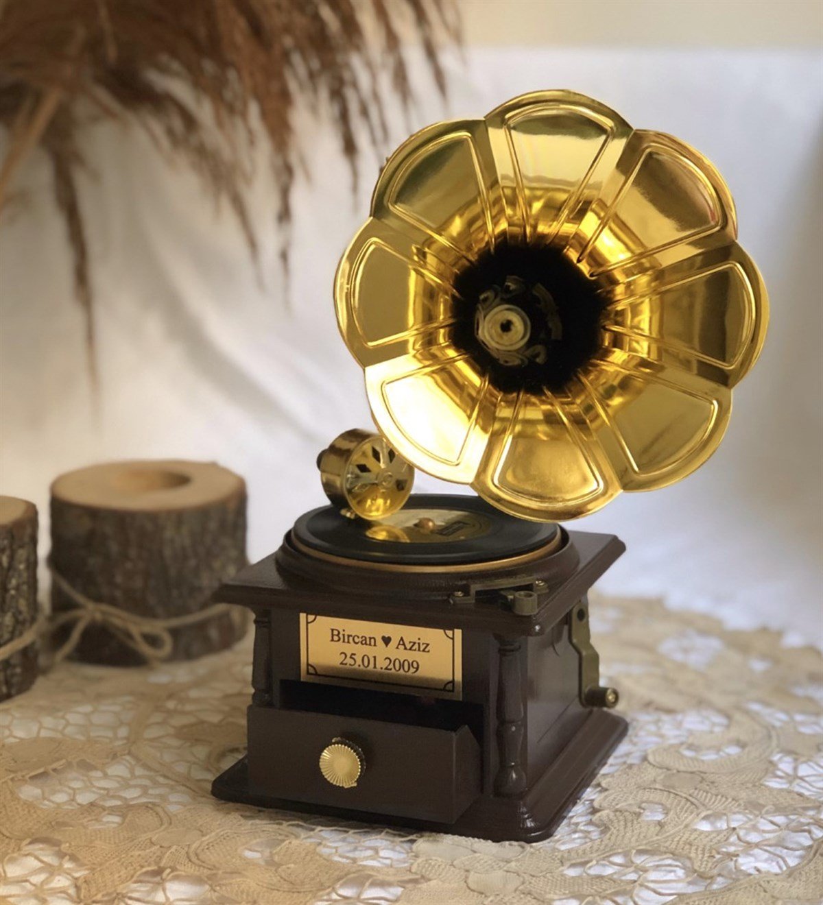 Kişiye Özel  Nostalji Gramofon Hareketli Müzik KutusuGiftmodaGM-1083-K-Ö