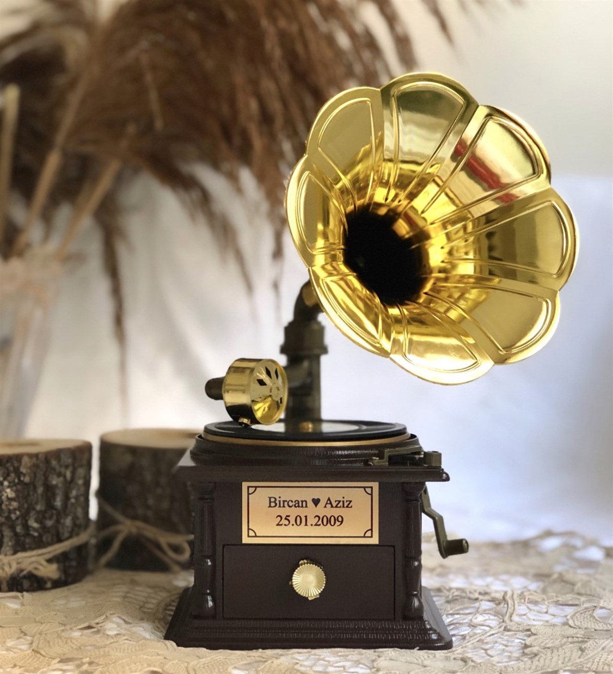 Kişiye Özel  Nostalji Gramofon Hareketli Müzik KutusuGiftmodaGM-1083-K-Ö