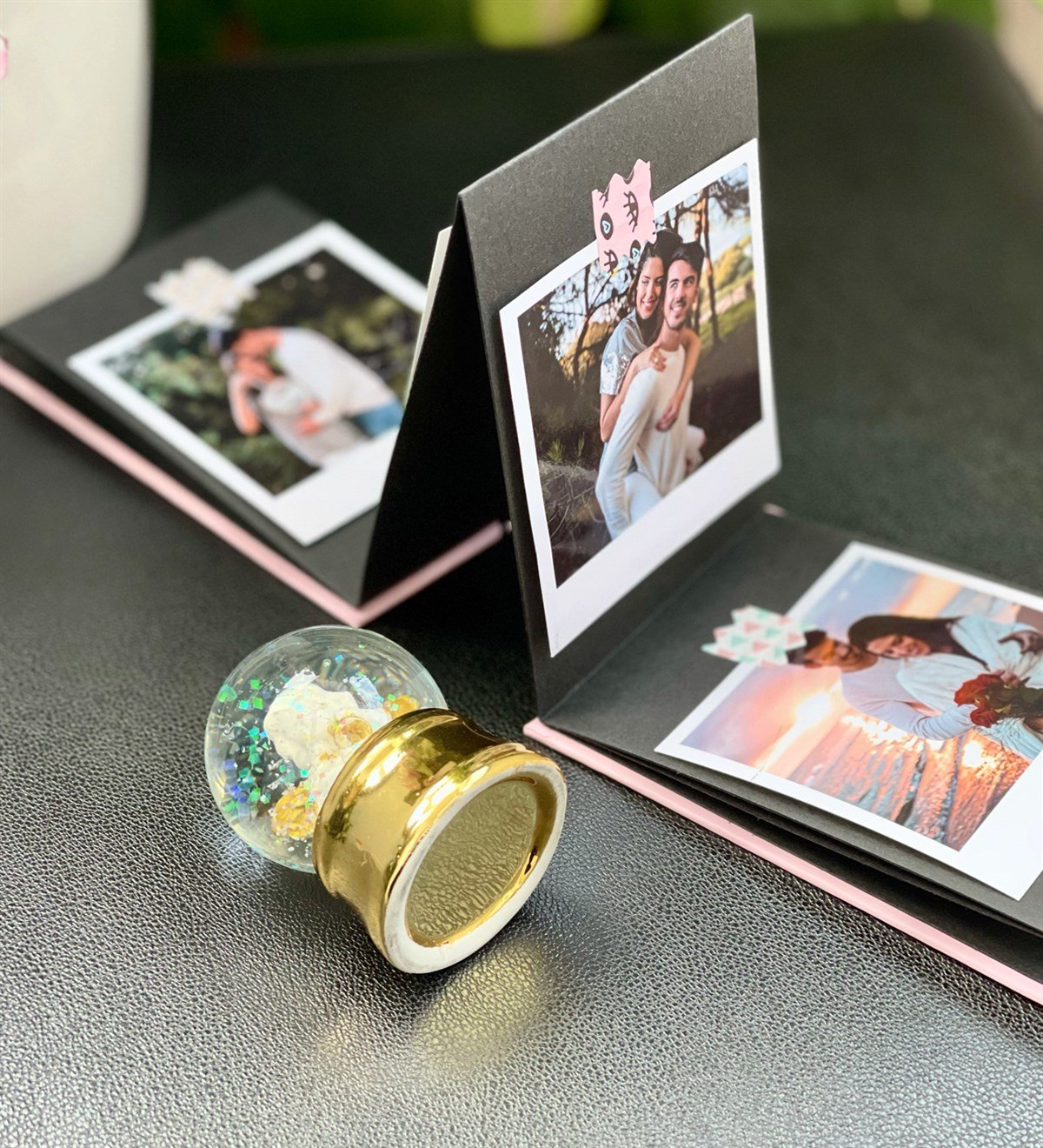 Kişiye Özel 6 Fotoğraflı Nazar Göz Tasarımlı Mini Albüm Ve Altınyaldzlı Mini Kar Küresi SetGiftmodaGmhs100055