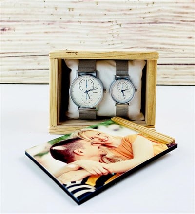 Kişiye Özel Ahşap Kutusunda Gümüş Hasır Metal Kordon Çift Saati