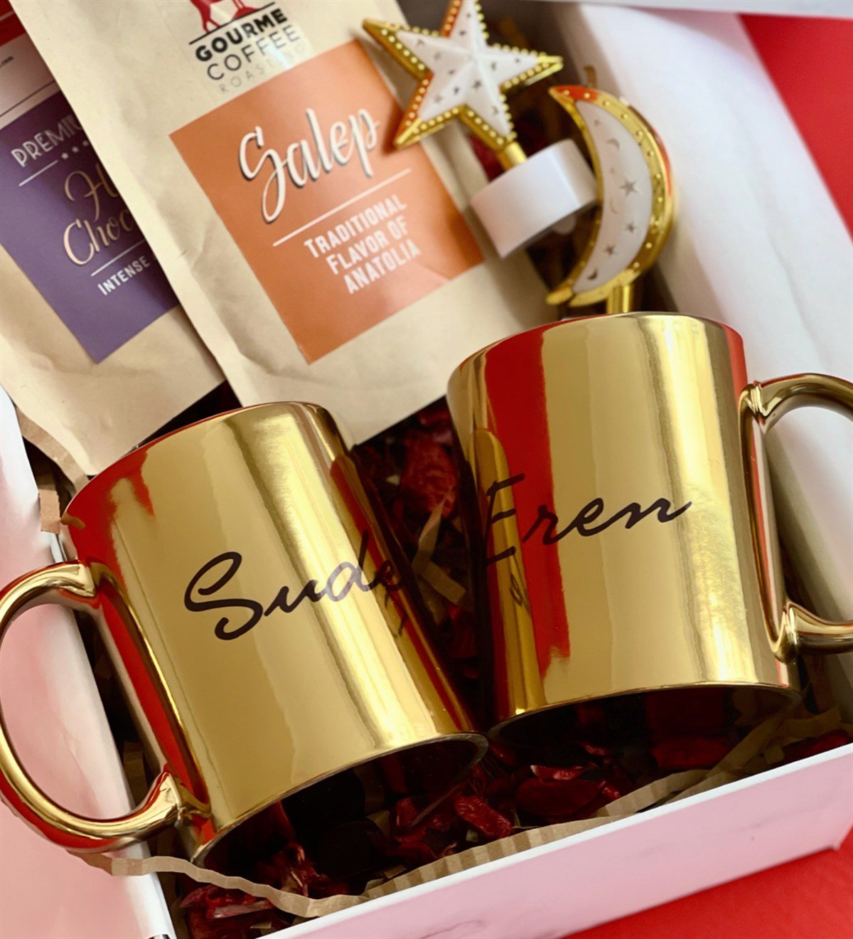 Kişiye Özel Çift Gold Kupa Sıcak Çikolata & Sahlep Sevgiliye Hediye Seti Giftmoda Gmhs100332