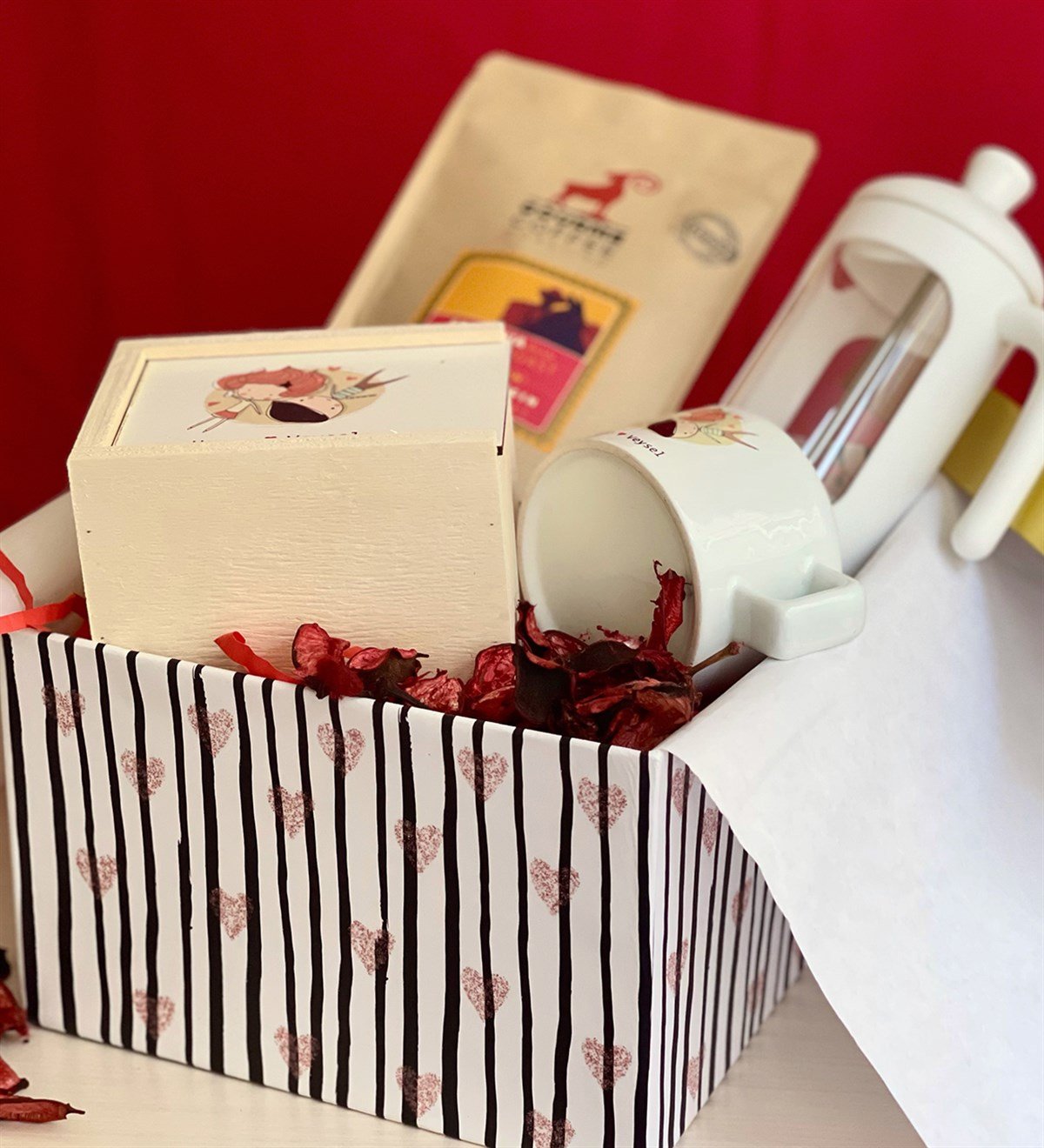 Kişiye Özel Ölümsüz Aşıklar French Press & Filtre Kahveli Sevgiliye Hediye SetiGiftmodaGmhs100173