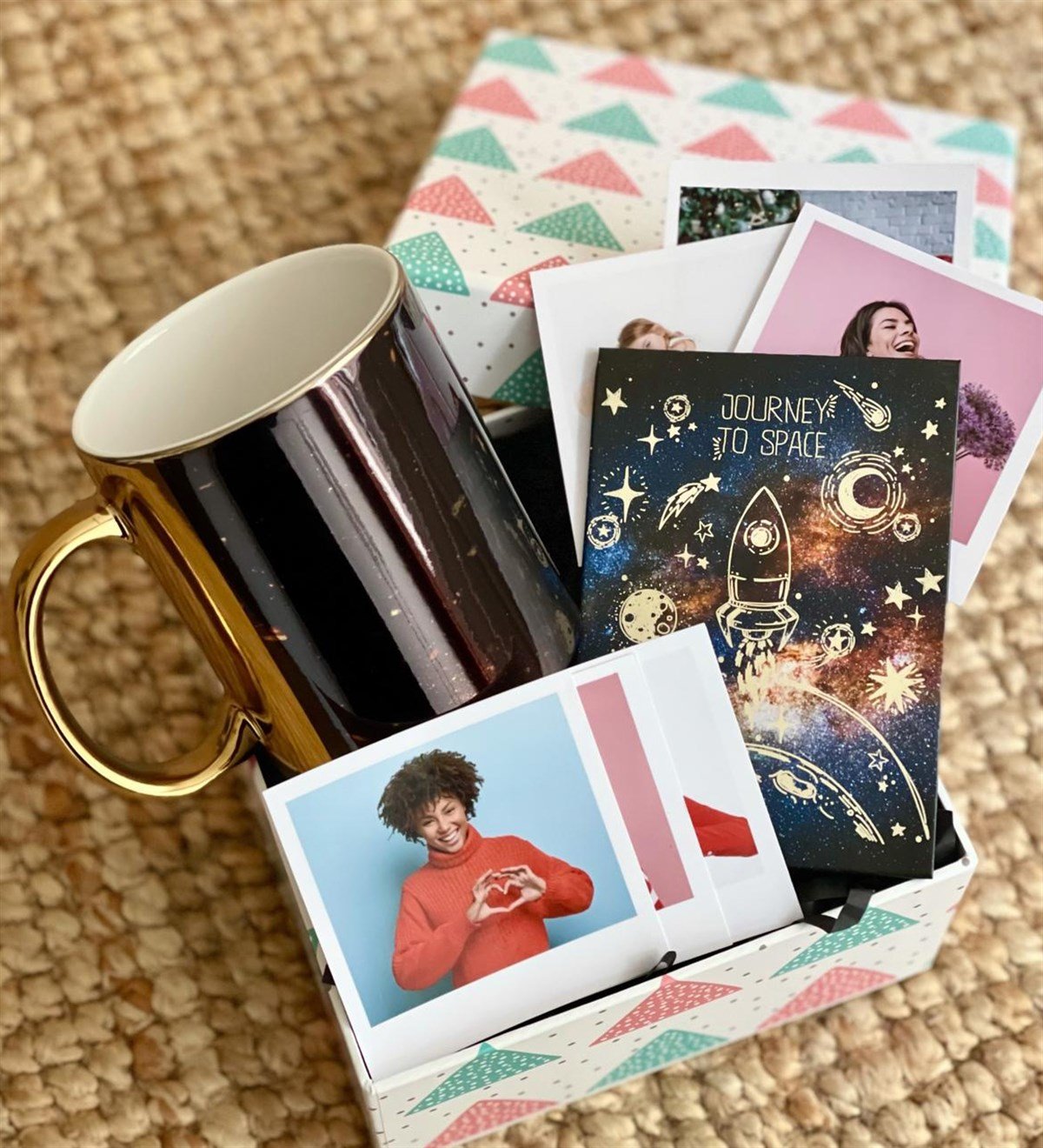 Kişiye Özel Space Roket Tasarımlı Mini Albüm Gold Kupa Mini Hediye SetiGiftmodaGmhs100376