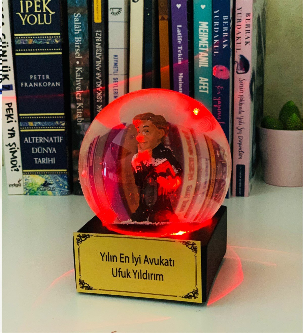 Kişiye Özel Yılın En İyi Avukatı Işıklı Kar KüresiGiftmodaWG-022-Avukat