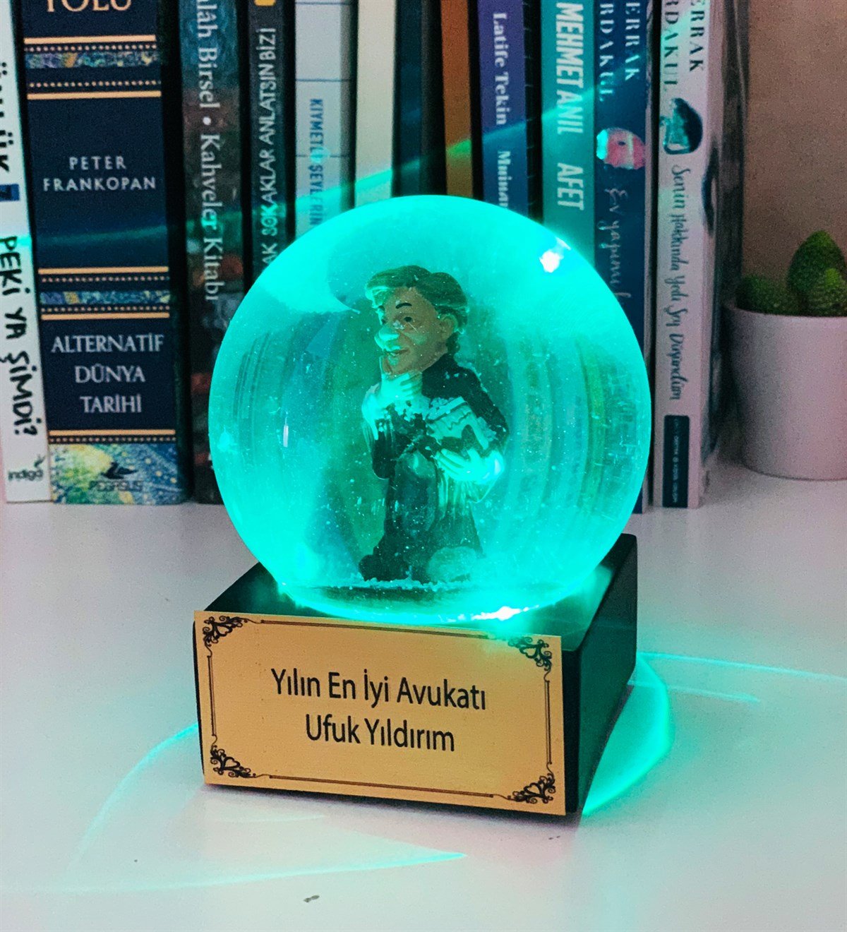 Kişiye Özel Yılın En İyi Avukatı Işıklı Kar KüresiGiftmodaWG-022-Avukat