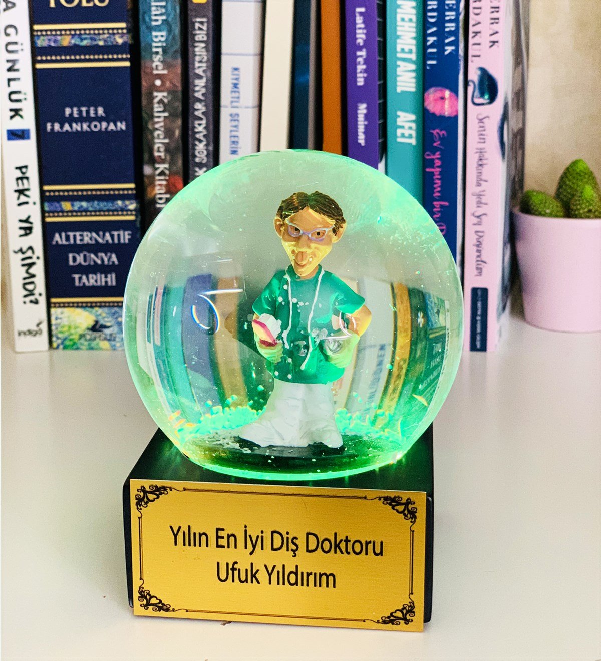 Kişiye Özel Yılın En İyi Diş Doktoru Işıklı Kar KüresiGiftmodaWG-017-K-Özel