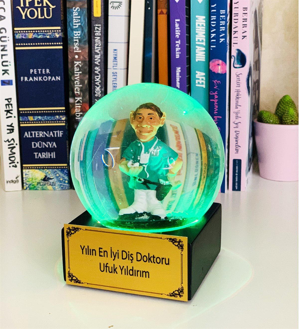 Kişiye Özel Yılın En İyi Diş Doktoru Işıklı Kar KüresiGiftmodaWG-016-K-Özel