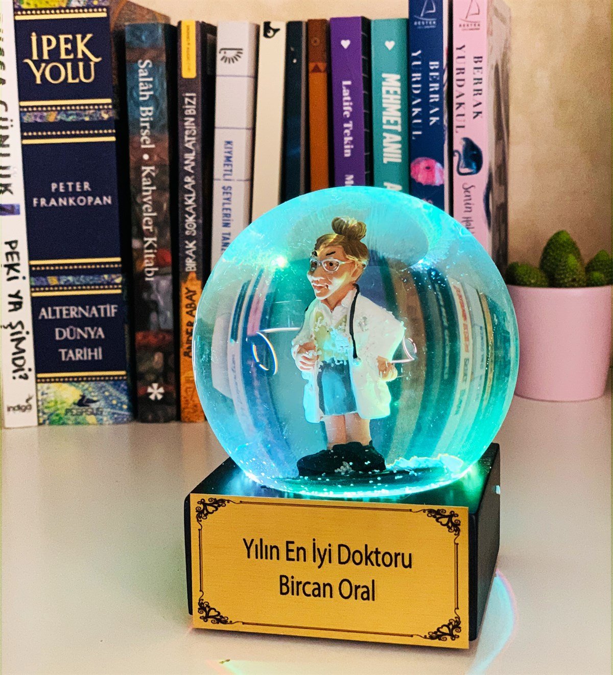 Kişiye Özel Yılın En İyi Doktoru Işıklı Kar KüresiGiftmodaWG-019-K-Özel