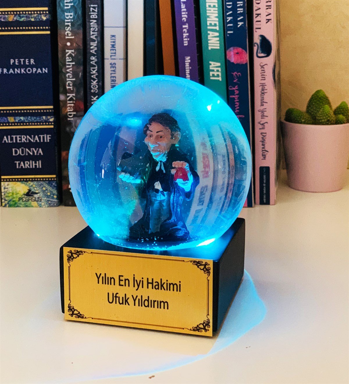 Kişiye Özel Yılın En İyi Hakimi Işıklı Kar KüresiGiftmodaWG-021-Hakim