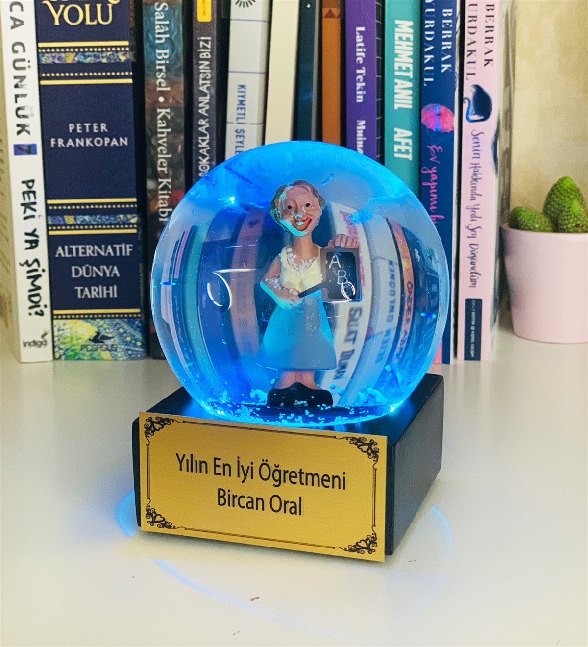 Kişiye Özel Yılın En İyi Öğretmeni Işıklı Kar KüresiGiftmodaWG-023-K-Özel