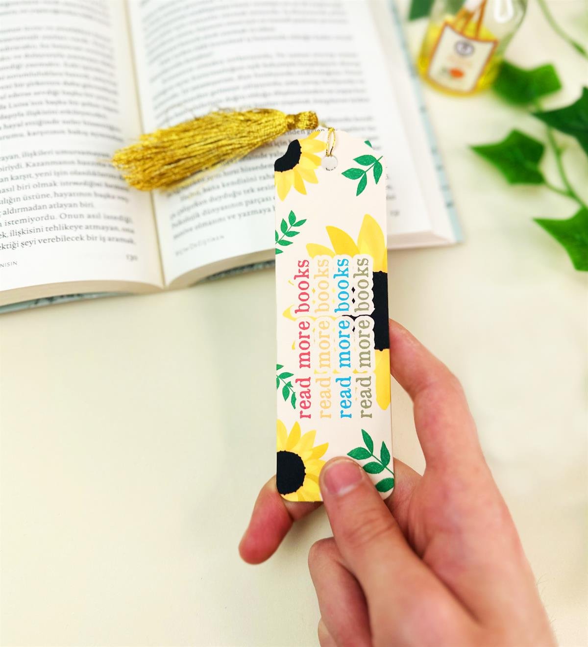 Püsküllü Kitap AyracıgiftmodaBAM-1011