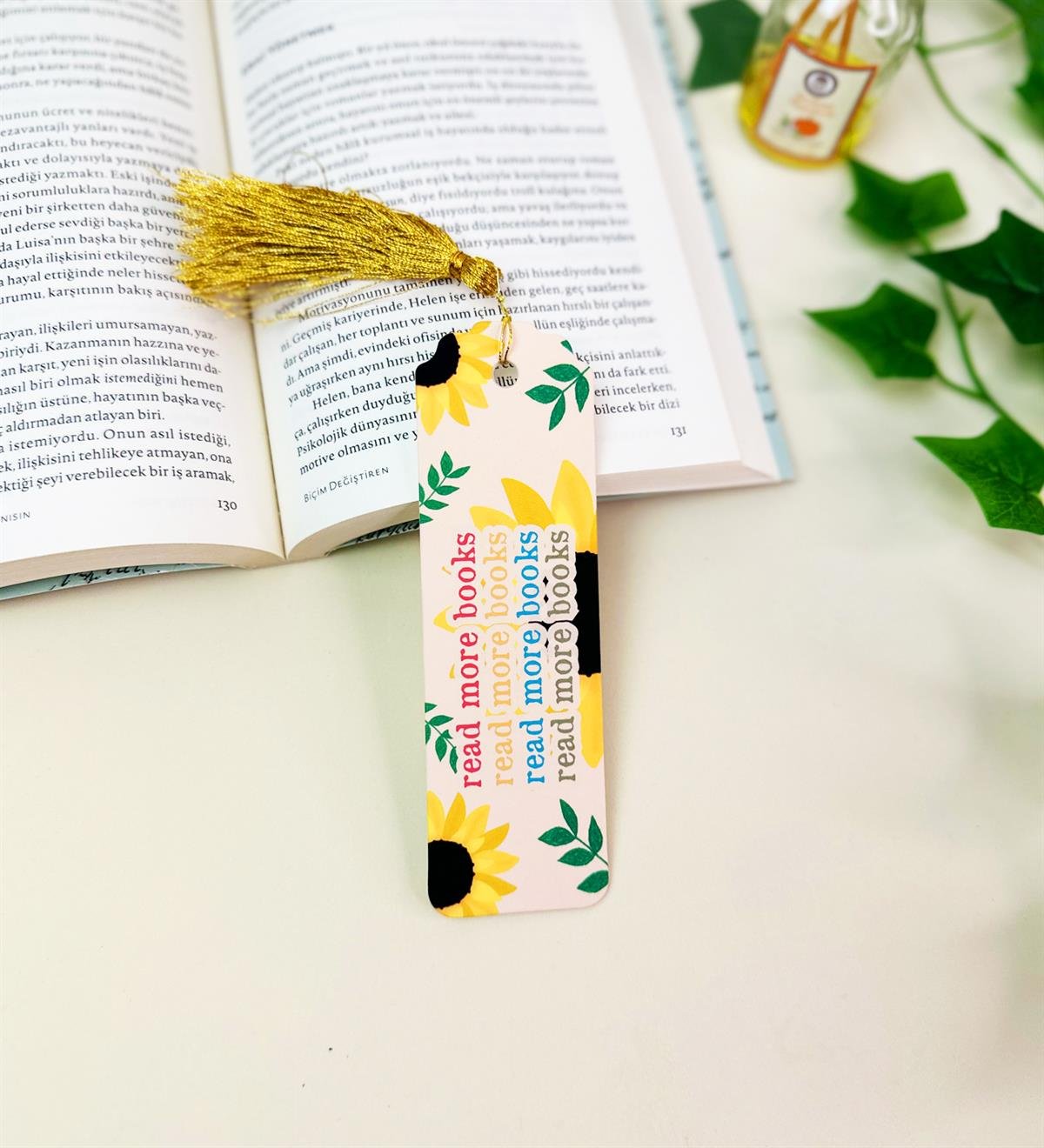 Püsküllü Kitap AyracıgiftmodaBAM-1011