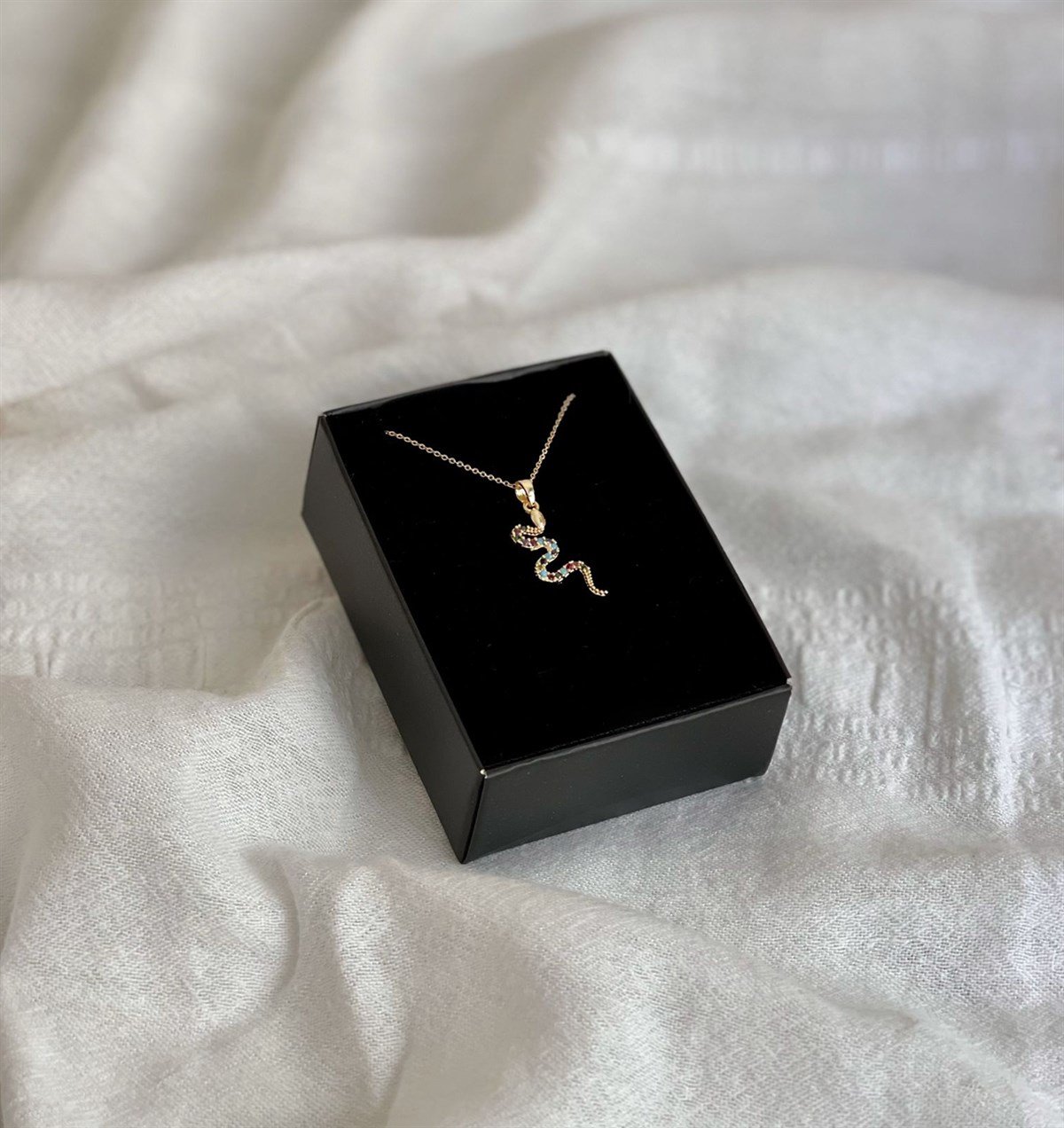 Renkli Yılan Tasarımlı KolyegiftmodaGmky100018