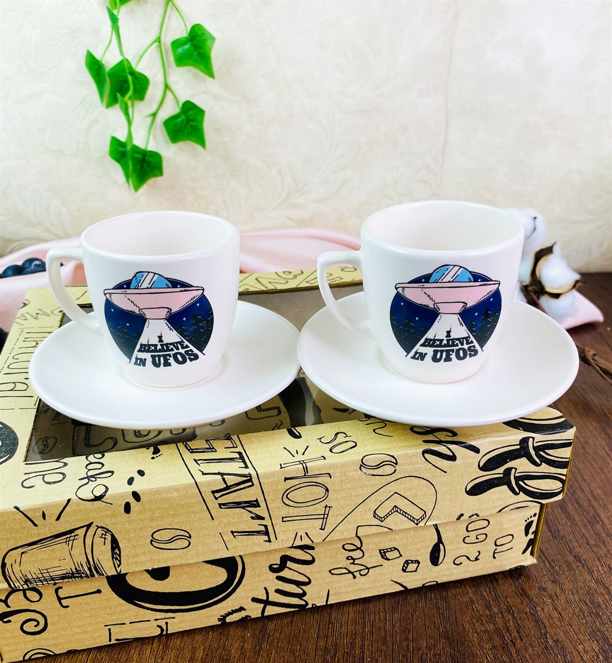Özel Kutulu Ufo Tasarımlı Türk Kahvesi Fincanı SetigiftmodaGmkp100423