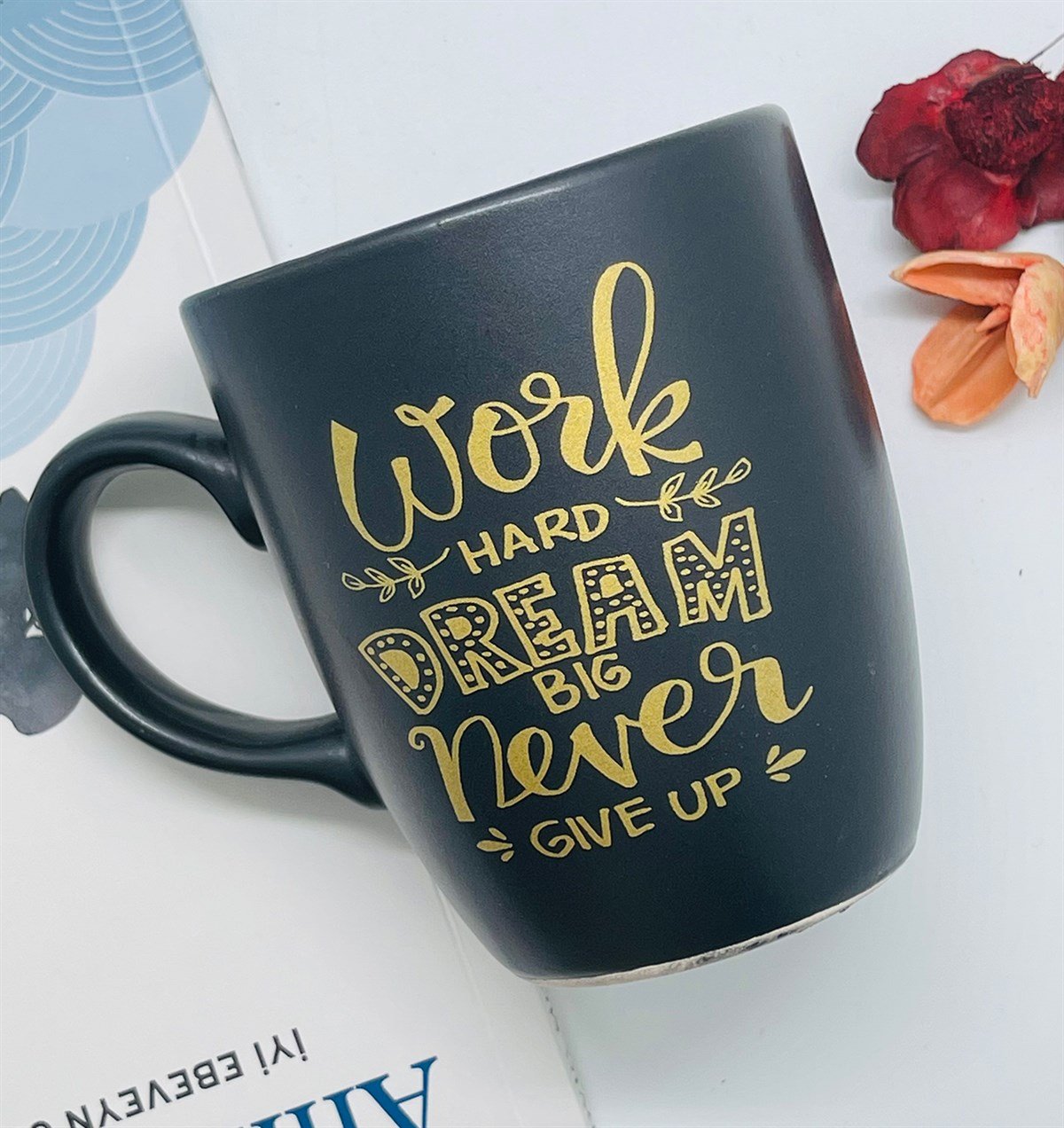 Work Hard Dream Gold Yazı Tasarımlı Siyah 9 Cm Kupa BardakgiftmodaGmkp100244