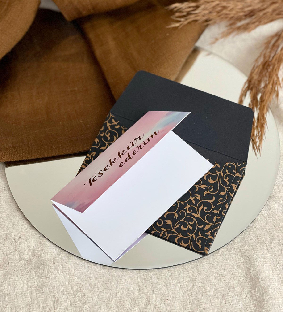 Teşekkür Ederim Tasarımlı Gold Siyah Zarflı Mesaj KartıgiftmodaGmmsj00001