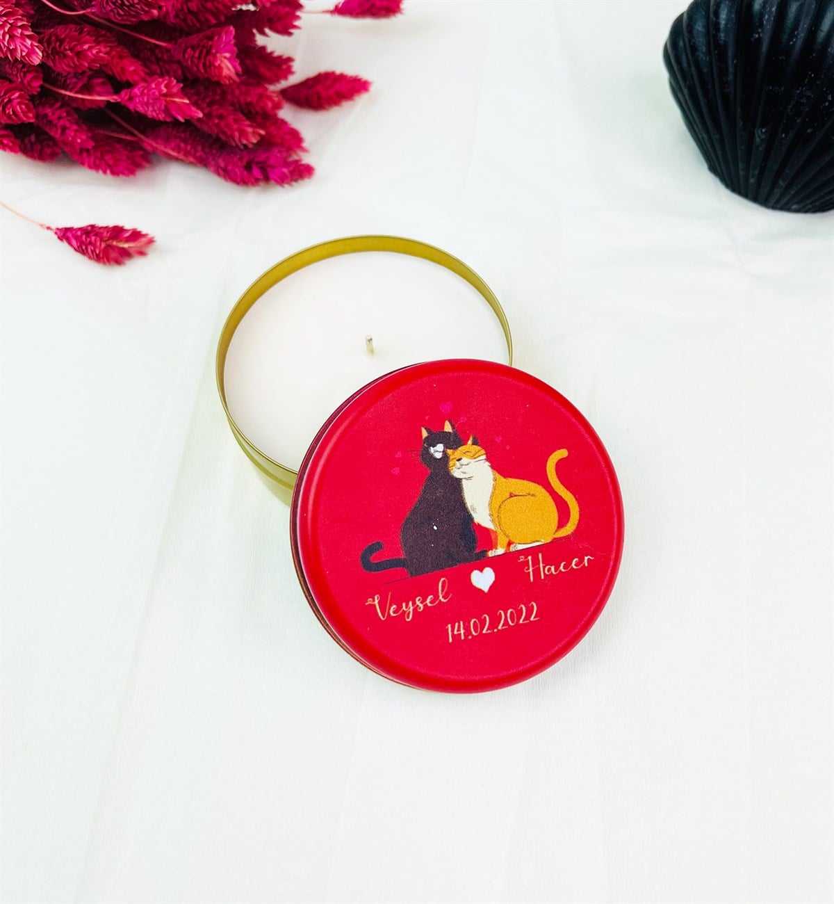 Kişiye Özel Sevgili Kediler Tasarımlı Kokulu Teneke MumgiftmodaGmmum0040