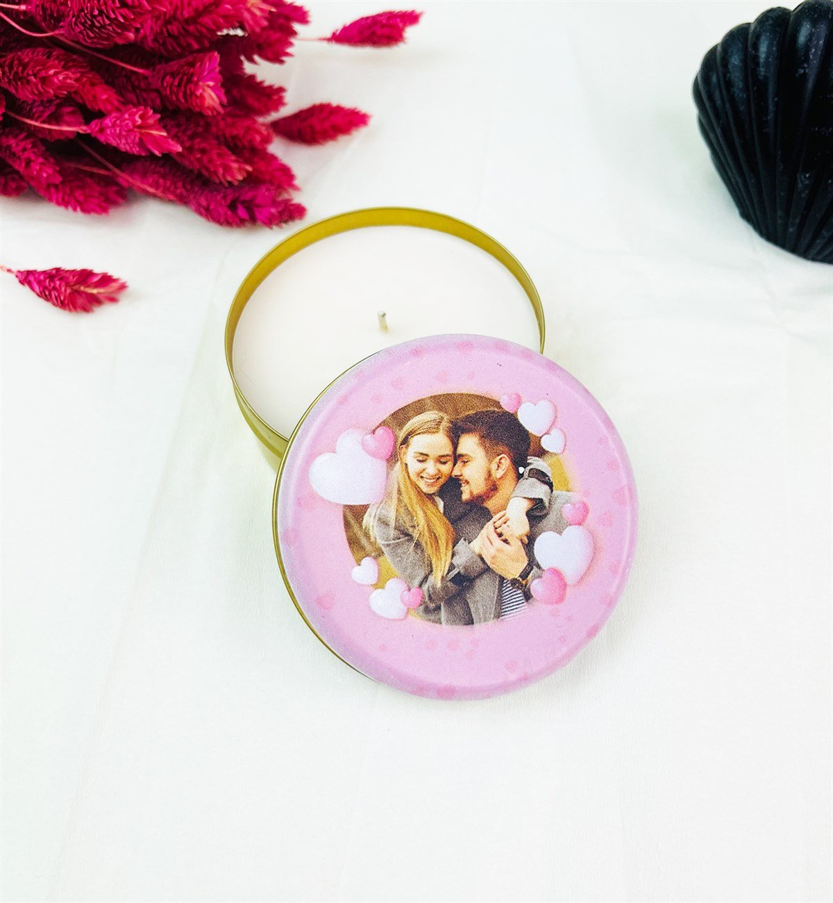 Kişiye Özel Pembe Kalp Tasarımlı Kokulu Teneke MumgiftmodaGmmum0042