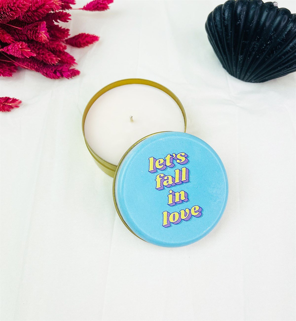 Let's Fall In Love Tasarımlı Kokulu Teneke MumgiftmodaGmmum0034