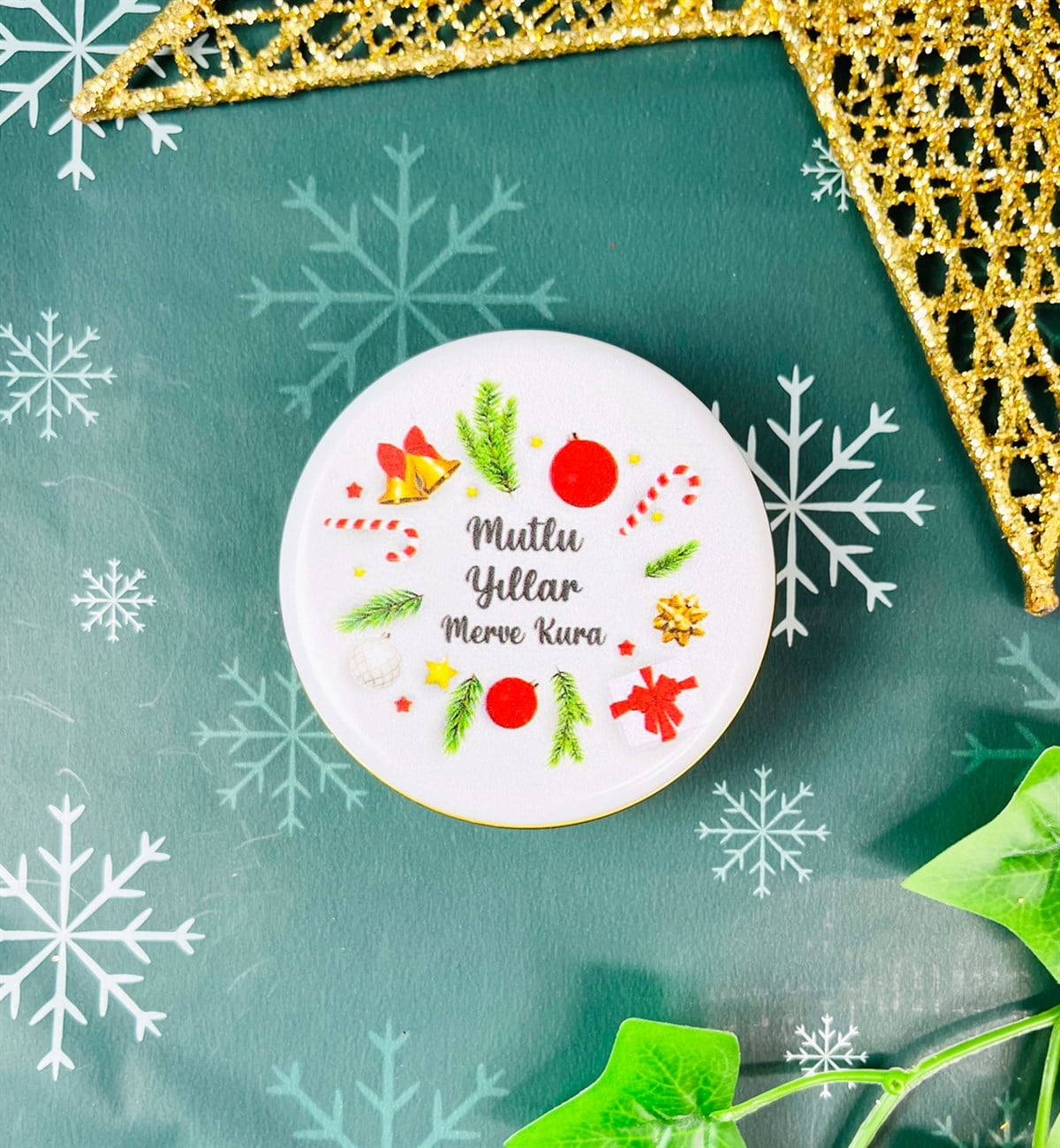 Kişiye Özel Mutlu Yıllar Tasarımlı Kokulu Teneke MumgiftmodaGmmum0004