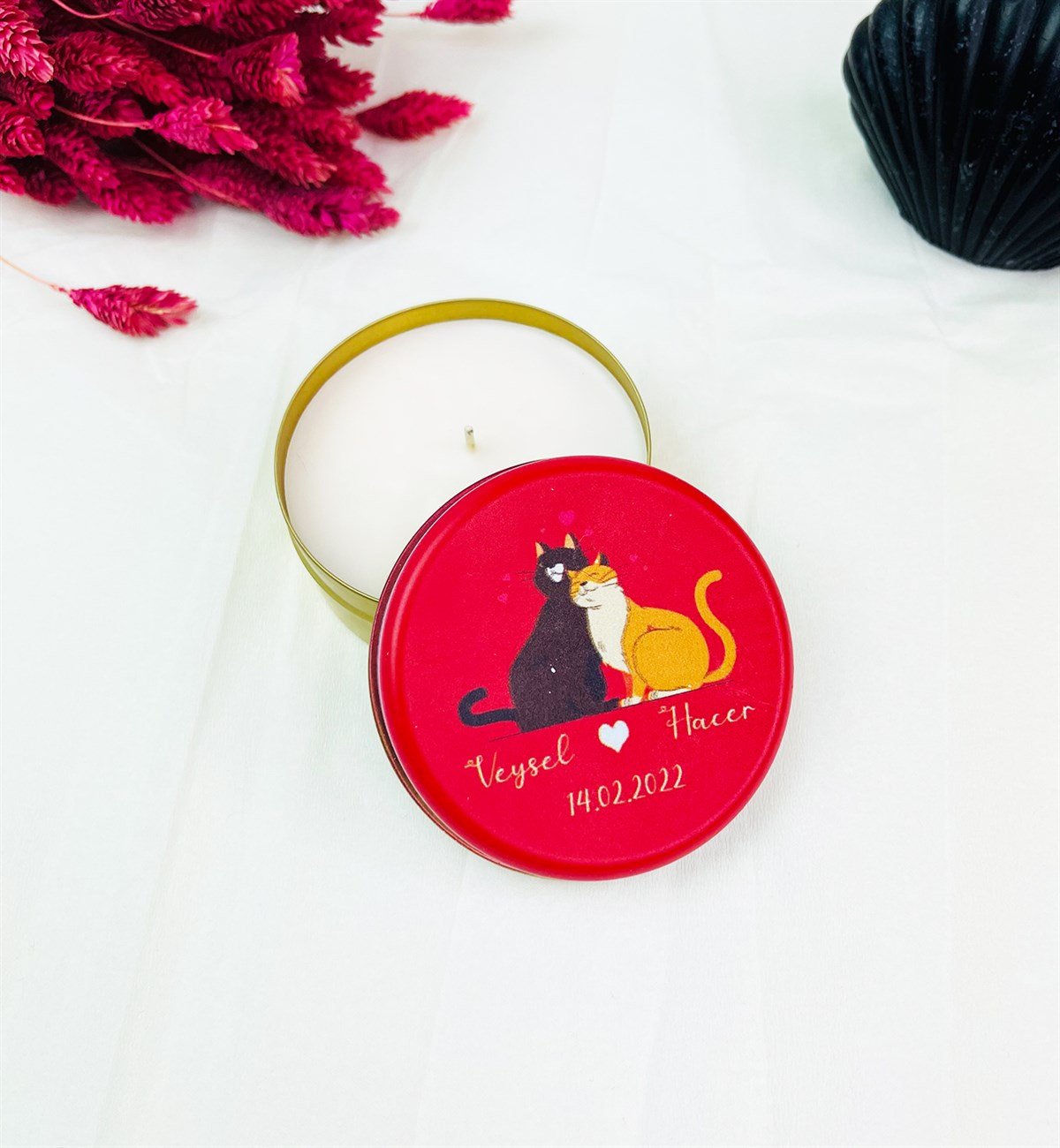 Kişiye Özel Sevgili Kediler Tasarımlı Kokulu Teneke MumgiftmodaGmmum0040