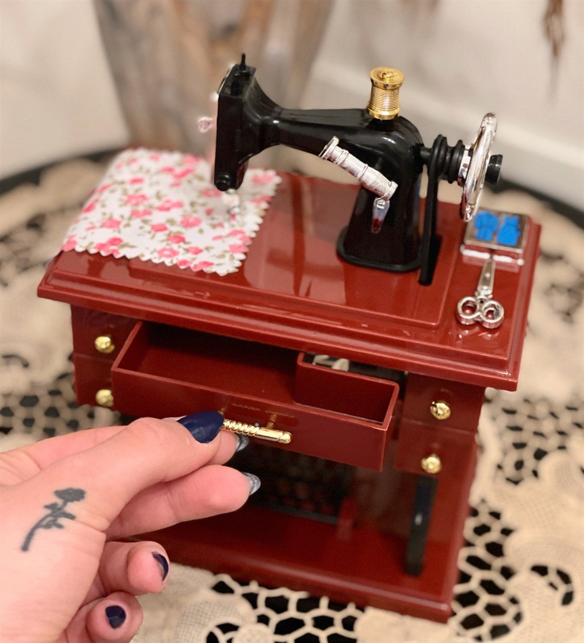 Dikiş Makinesi Tasarımlı Müzik KutusugiftmodaGM-4159