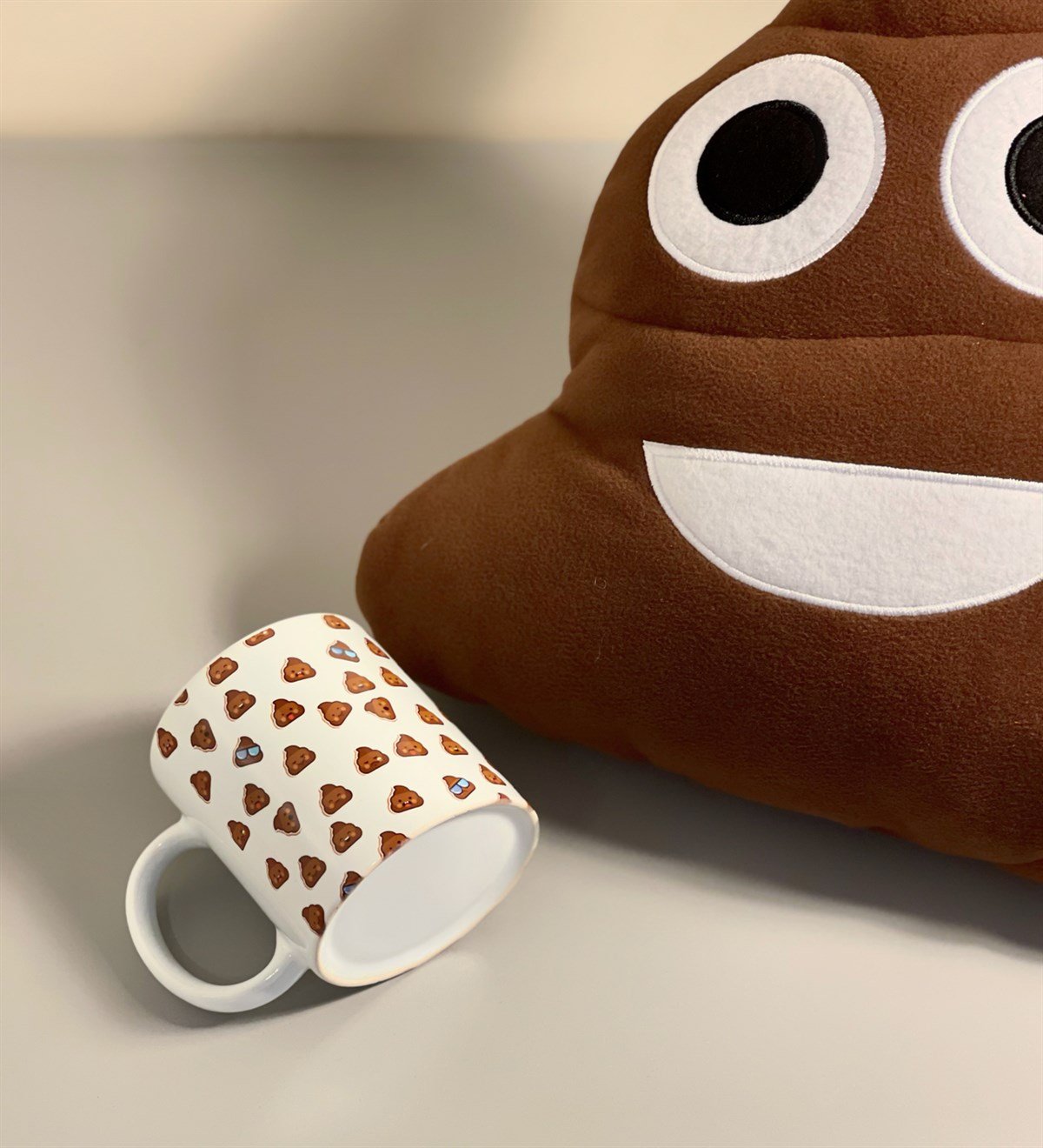 Poo Tasarımlı Yastık Ve Kupa SetGiftmodaGmhs100118