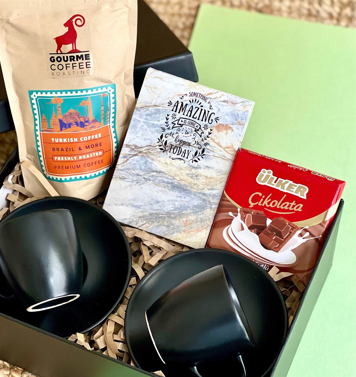 Özel Kutusunda 2'li Türk Kahvesi Fincanı Amazing Mini Fotoğraf Albümü Çikolata ve Türk Kahvesi GiftmodaGmhs101000