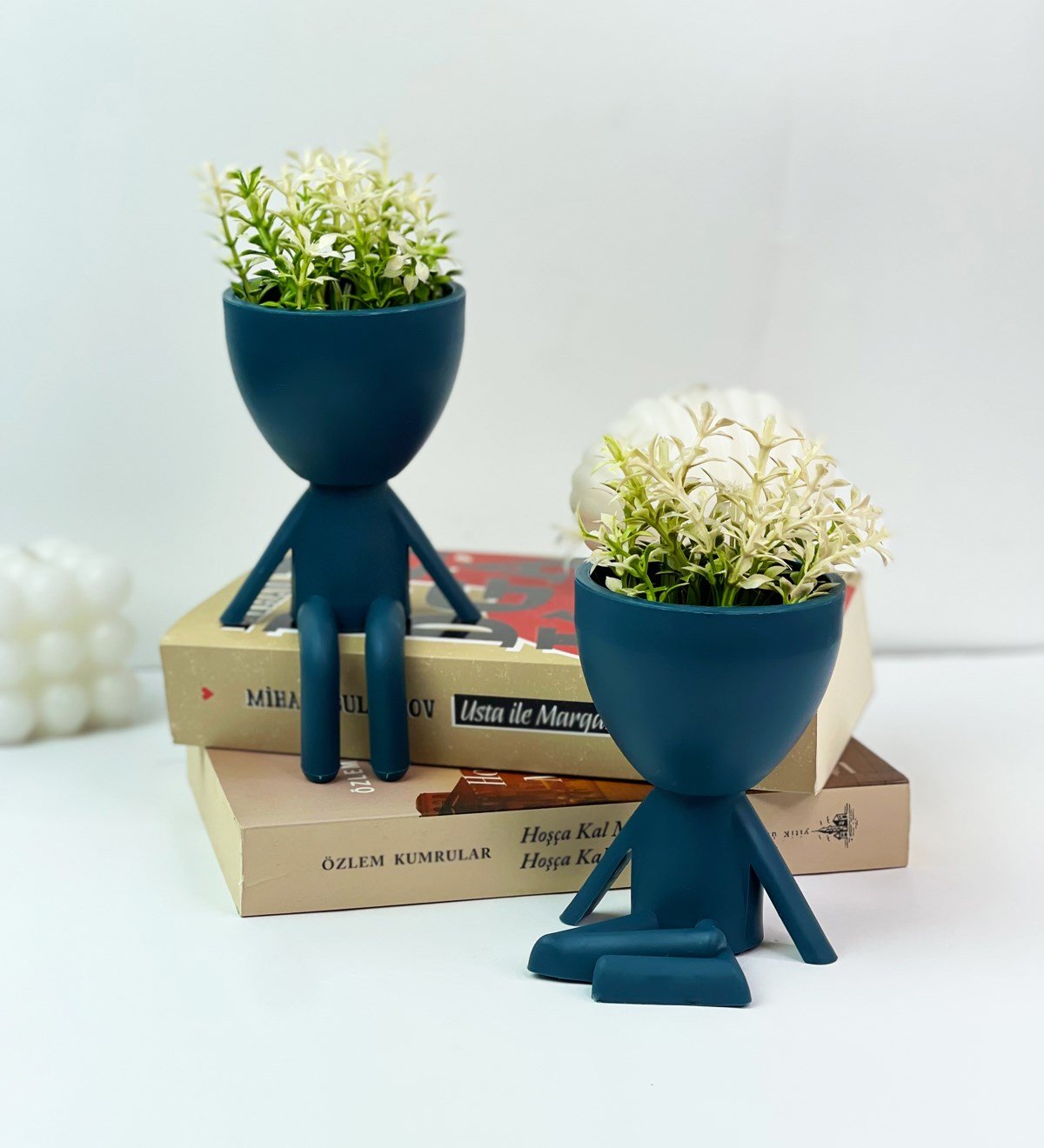 2'li Oturan Figür Saksıda Yapay ÇiçekgiftmodaGmc10002-Oturan