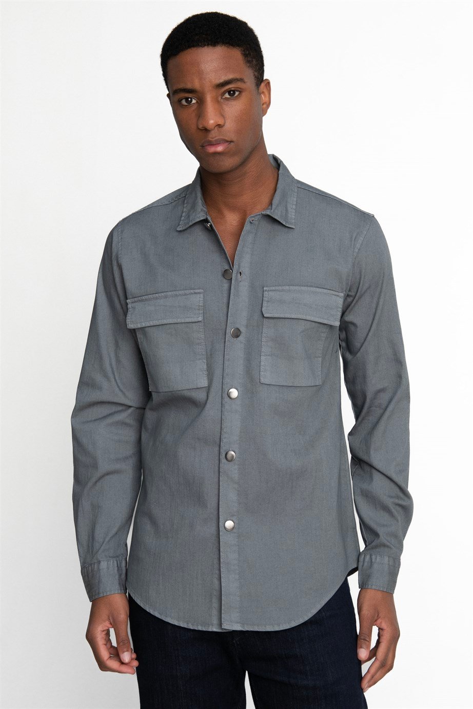 Slim Fit Uzun Kol Denim Parça Boyalı Çift Cep Kapaklı Metal Düğme Erkek Gömlek