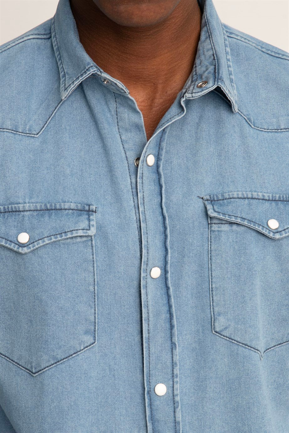 Slim Fit Çift Cep Kapaklı Parça Dikişli Denim Erkek Gömlek
