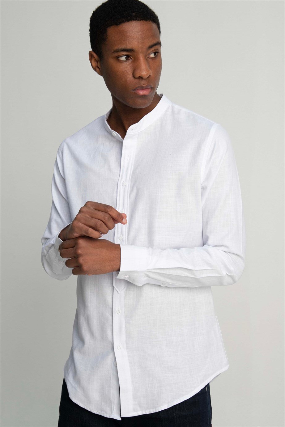 Slim Fit Dar Kalıp Uzun Kol Hakim Yaka Pamuklu Keten Efekt Gömlek