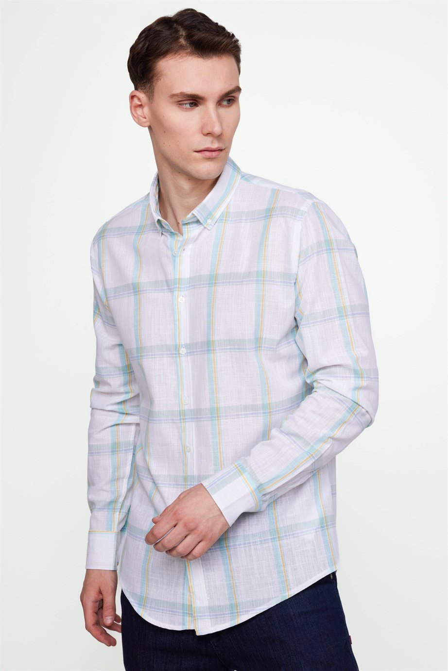 Slim Fit Uzun Kol Kareli Yaka Düğmeli Ketenli Erkek Gömlek