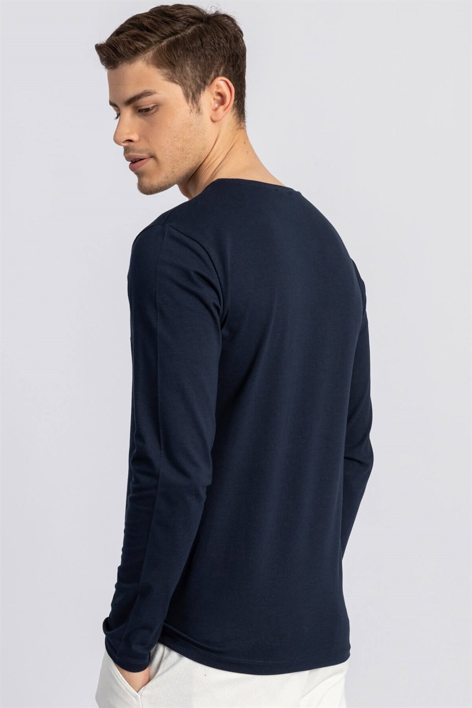 LONG SLV PLAIN V-NECK   T-SHIRT 90/1 SLIM FIT T-SHIRT