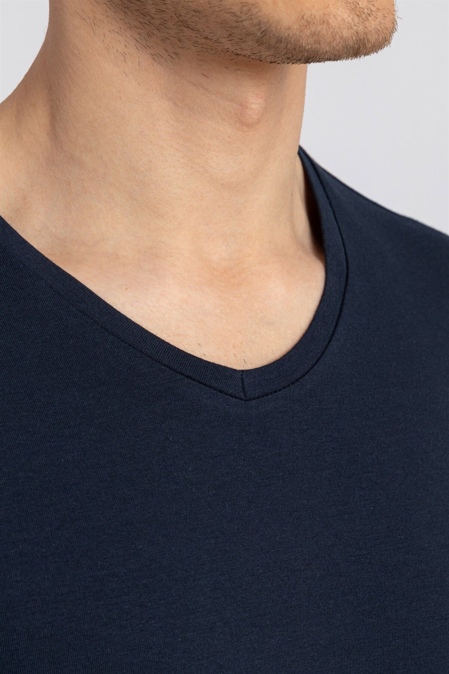 LONG SLV PLAIN V-NECK   T-SHIRT 90/1 SLIM FIT T-SHIRT