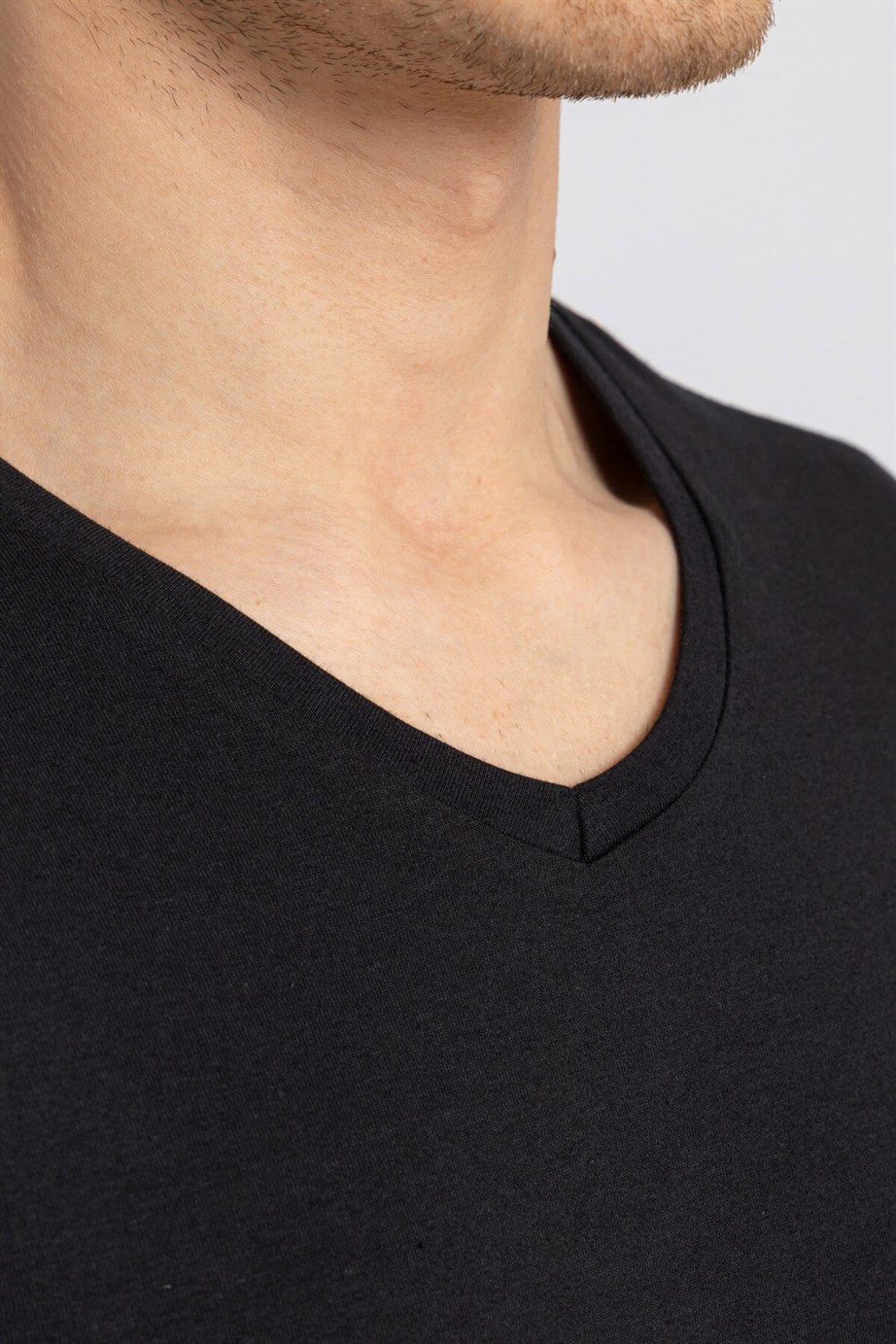 LONG SLV PLAIN V-NECK   T-SHIRT 90/1 SLIM FIT T-SHIRT