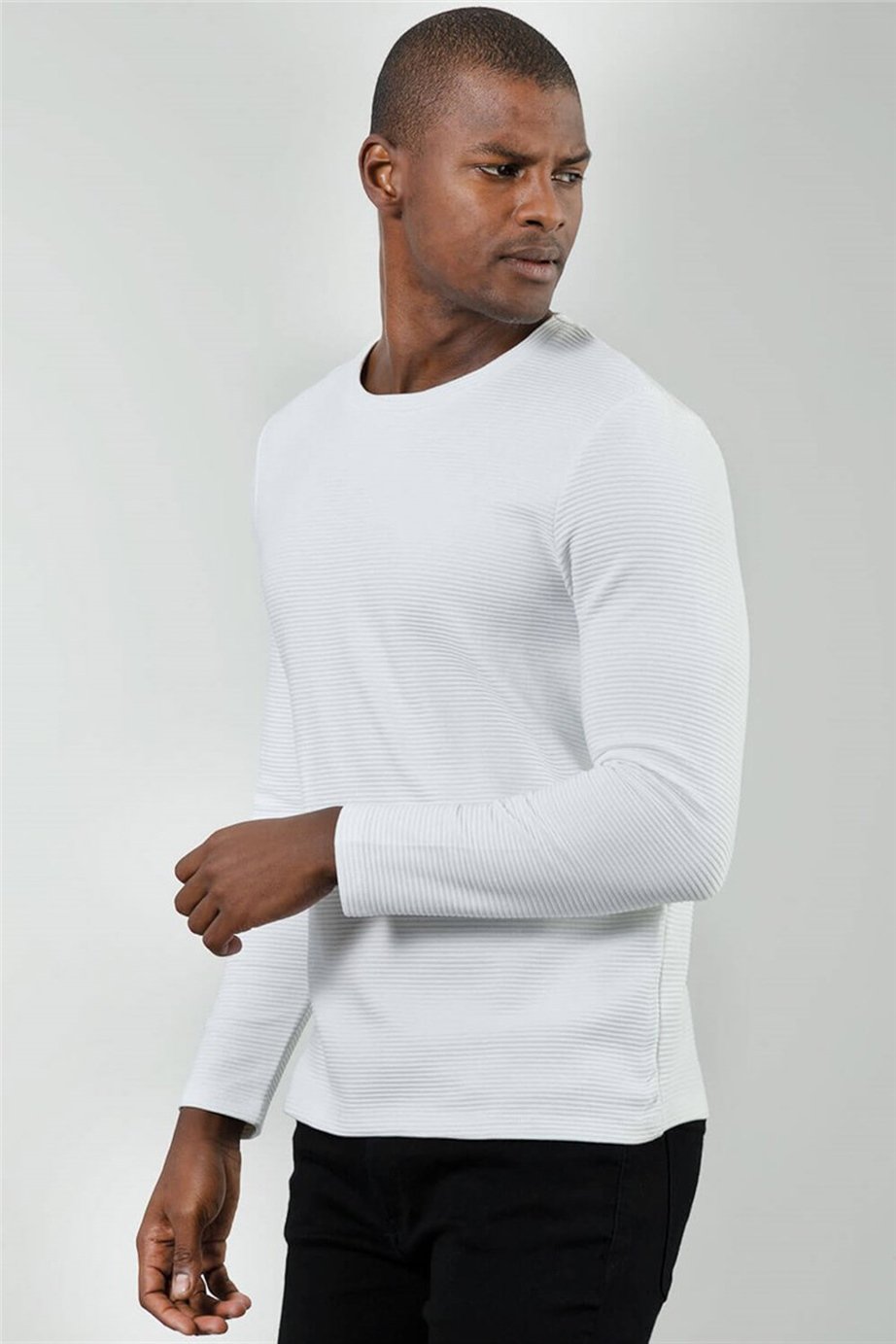 Slim Fit Dar Kesim Bisiklet Yaka Armürlü Erkek Sweatshirt