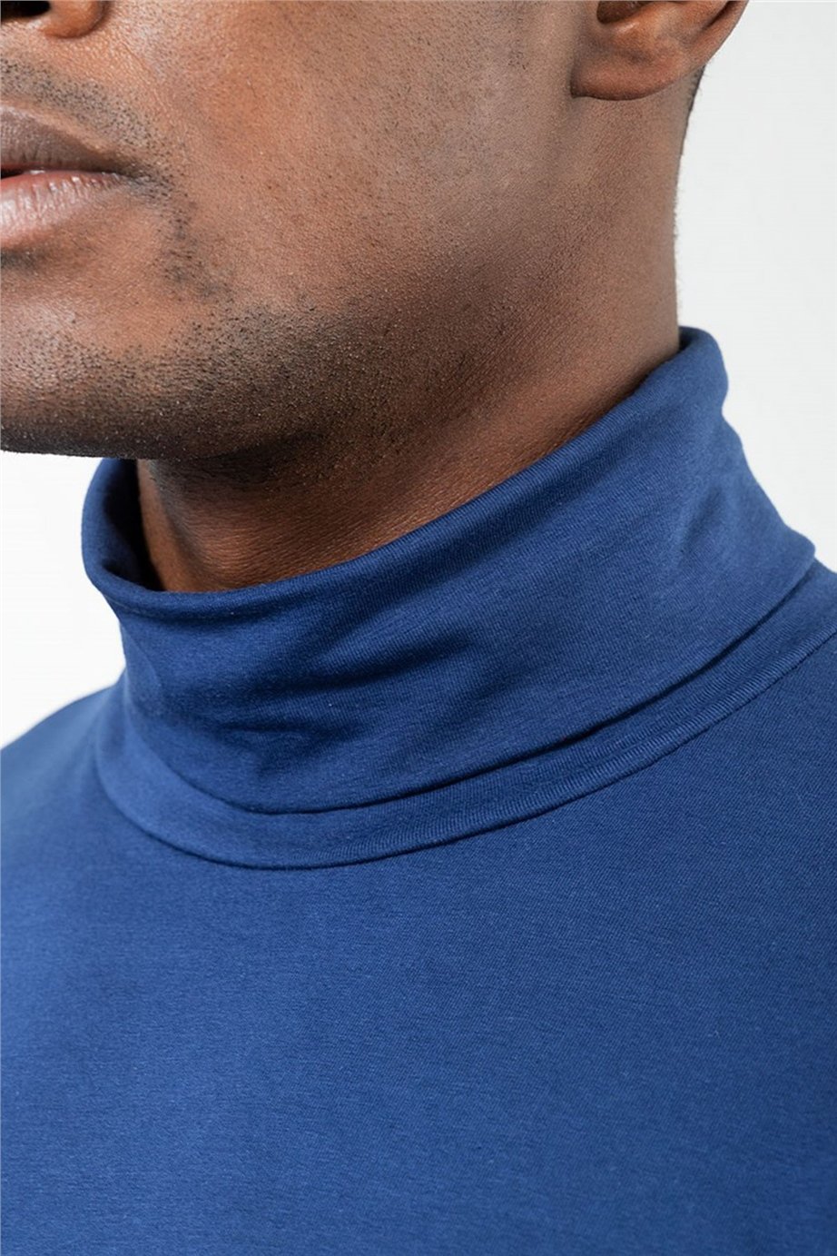 Slim Fit Dar Kesim Tam Balıkçı Yaka Düz İnce Erkek Sweatshirt