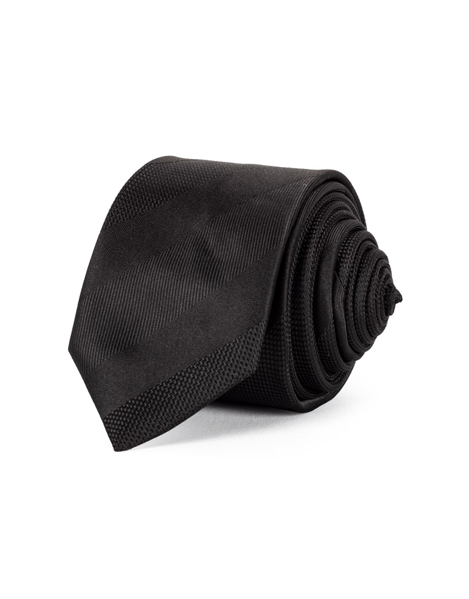 TIE MOTIF PANEL-   KRAVAT TIE