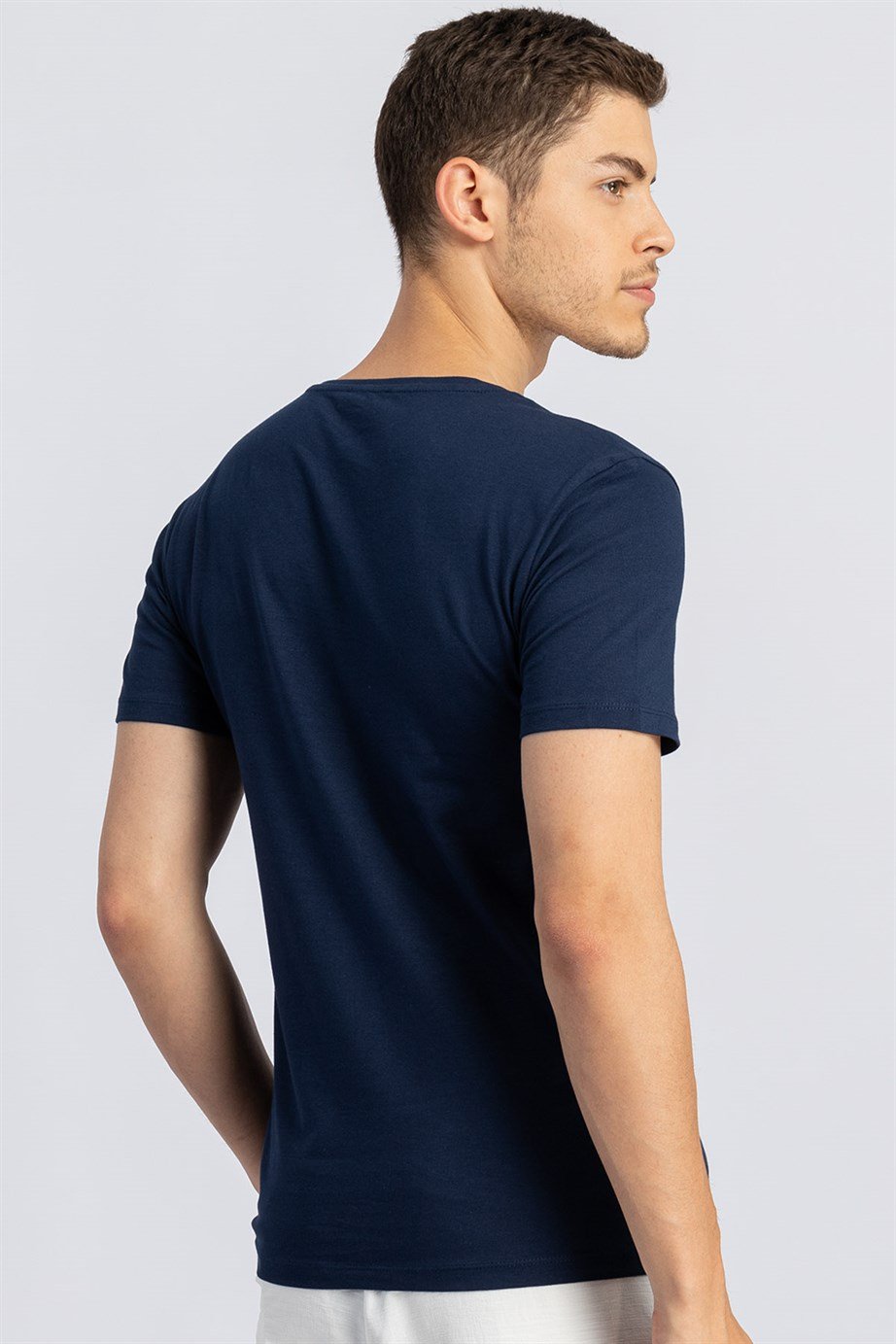 Slim Fit Dar Kesim V Yaka Düz Basıc Kısa Kol T-Shirt