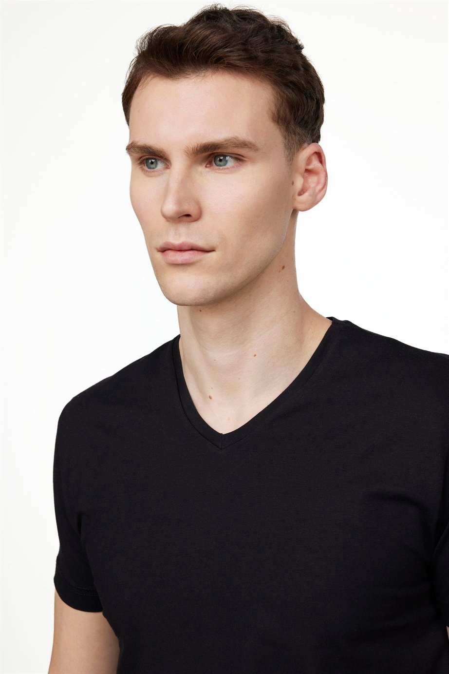 Slim Fit V Yaka Düz Basıc Kısa Kol  Siyah Tişört
