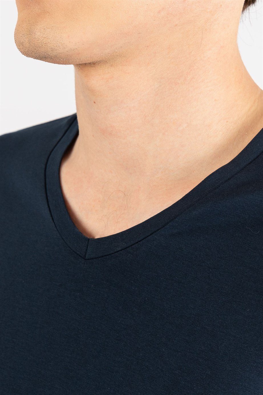 Slim Fit Dar Kesim V Yaka Düz Basıc Kısa Kol T-Shirt