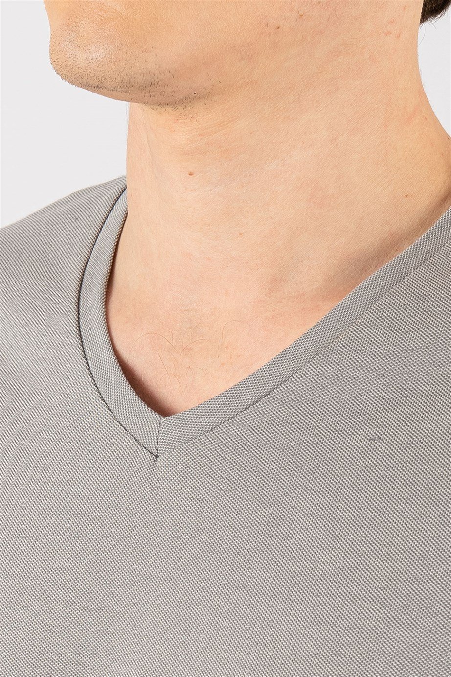 Slim Fit Dar Kesim V Yaka Oxford Erkek T-Shirt