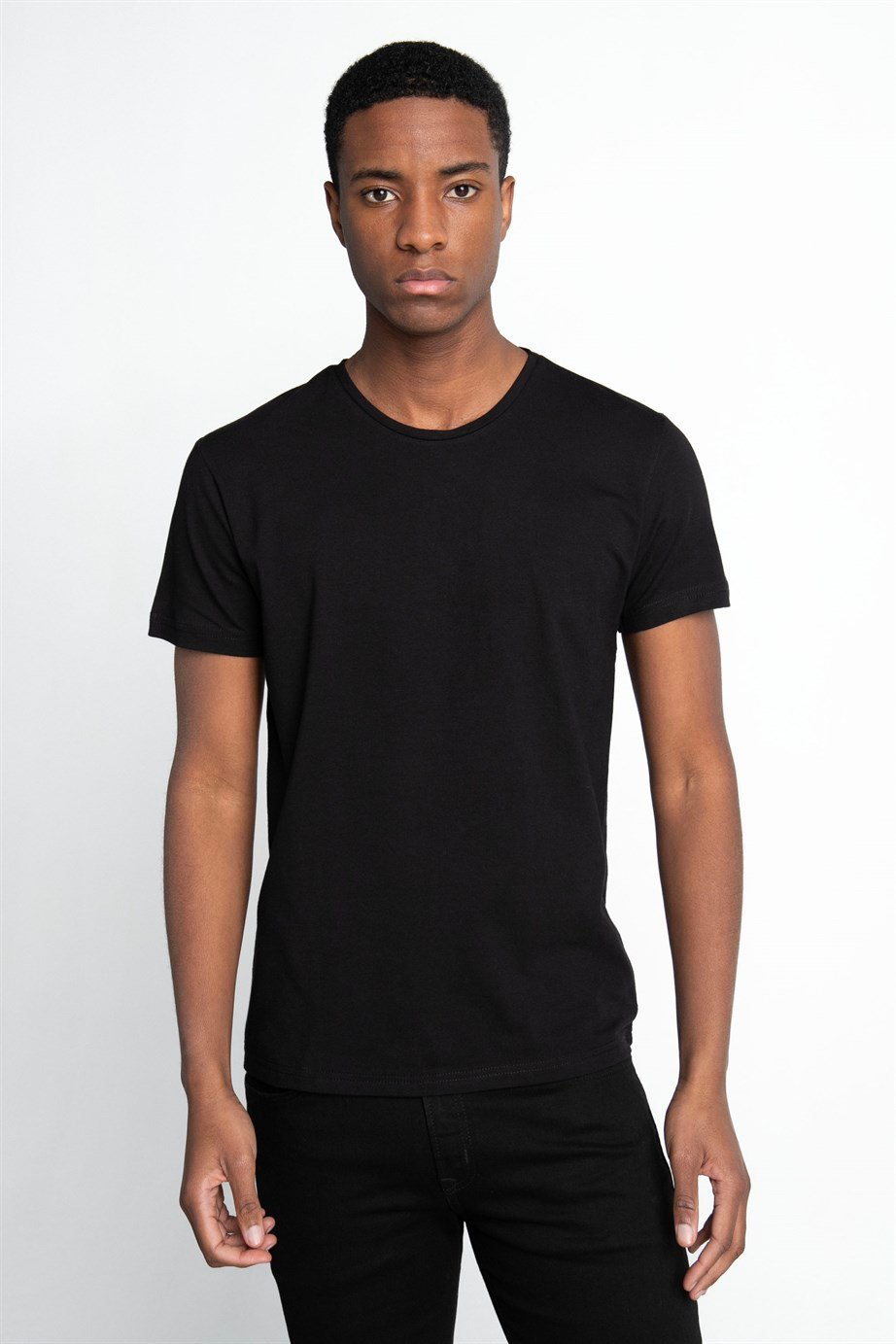 Slim Fit Bisiklet Yaka Düz Basıc Kısa Kol T-Shirt